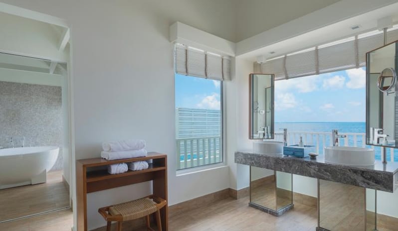 Centara Grand Island Maldives - Family Overwater Villa with Kids Bedroom - Bathroom